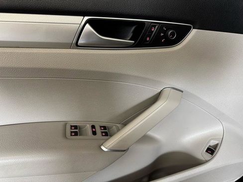 Used 2016 Volkswagen Passat 1.8T S image 13