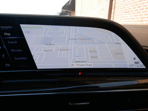 Used 2023 Cadillac Escalade ESV Premium Luxury image 17