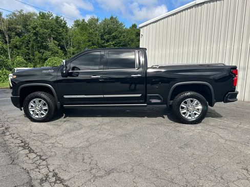 Used 2024 Chevrolet Silverado 2500 High Country w/ High Country Premium Package AWD/4WD image 9