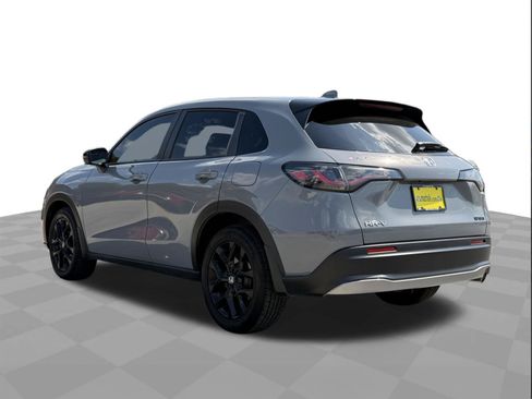 Used 2024 Honda HR-V Sport image 3