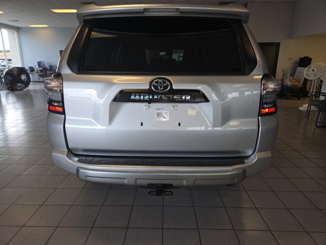 Used 2023 Toyota 4Runner TRD Off-Road Premium w/ Moonroof Package AWD/4WD image 7