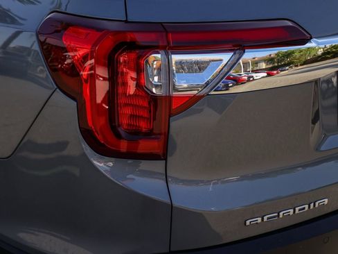 Used 2022 GMC Acadia SLE AWD/4WD image 7