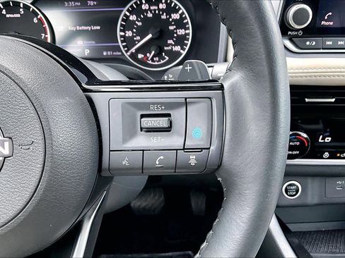 Certified 2022 Nissan Rogue SV w/ SV Premium Package image 24