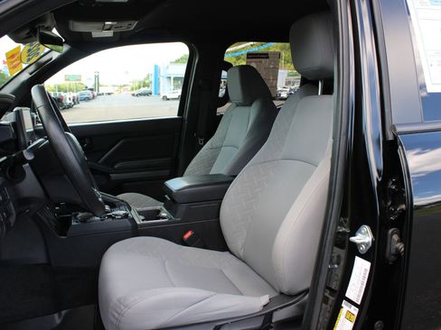 Used 2024 Toyota Tacoma SR5 AWD/4WD image 16