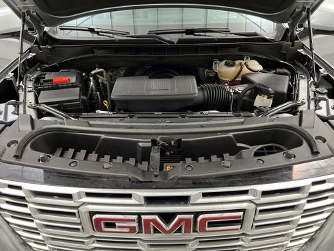 Used 2025 GMC Yukon XL Denali RWD image 70