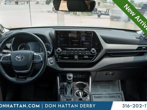 Used 2022 Toyota Highlander Limited AWD/4WD image 4