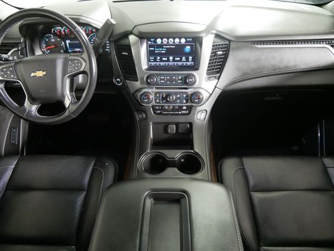 Used 2019 Chevrolet Tahoe LT w/ LT Signature Package AWD/4WD image 10