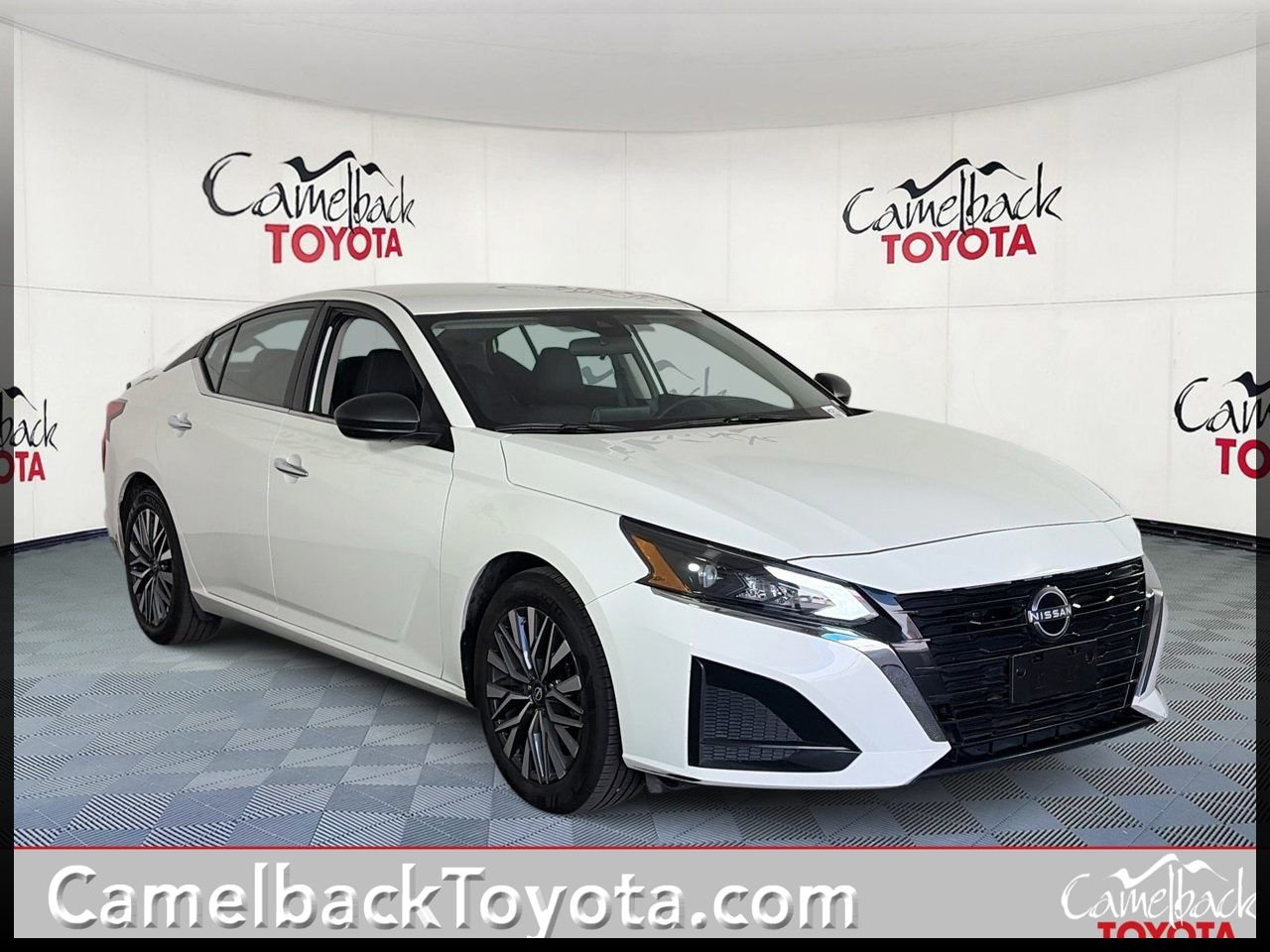 Used 2025 Nissan Altima 2.5 SV FWD image 1