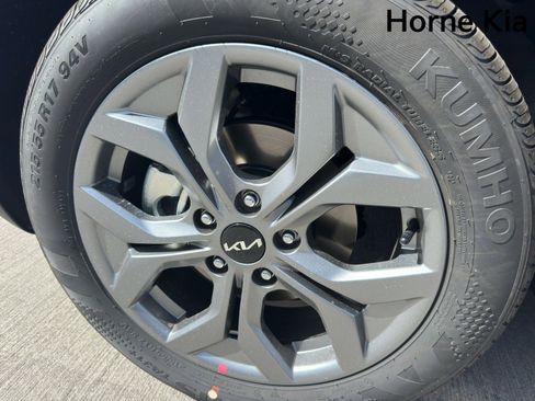 New 2026 Kia Seltos LX FWD image 8