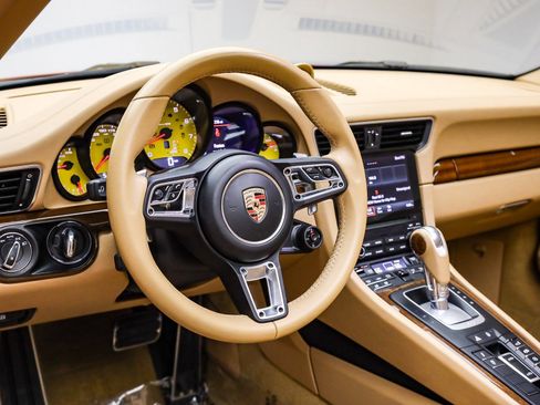 Used 2017 Porsche 911 Targa 4S image 16