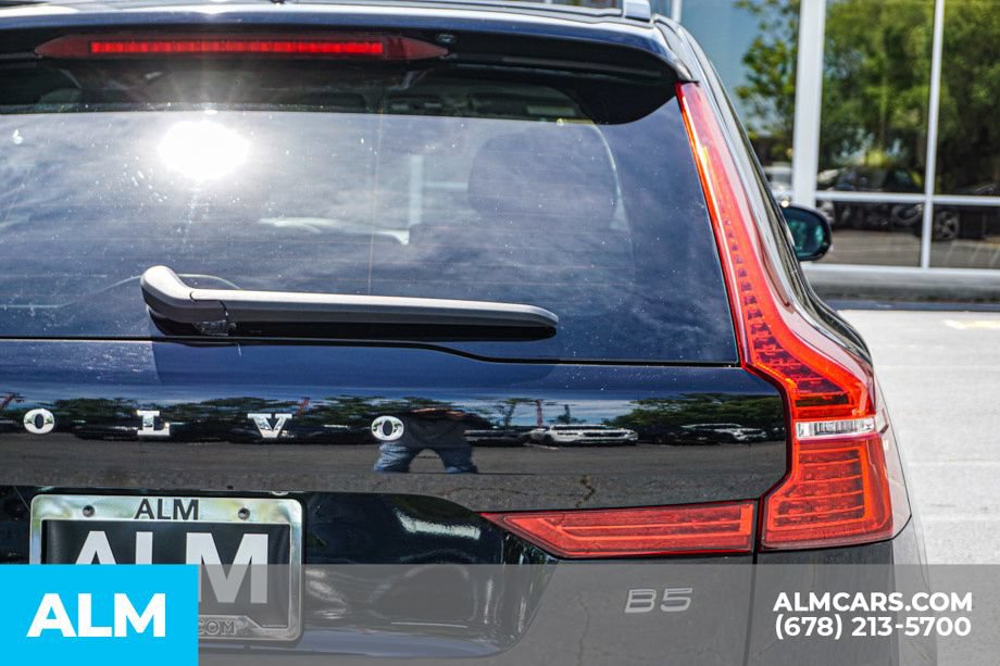 Used 2024 Volvo XC60 B5 Plus AWD/4WD image 12