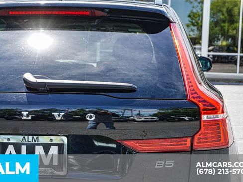 Used 2024 Volvo XC60 B5 Plus AWD/4WD image 12
