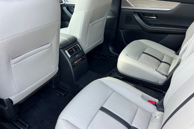 New 2026 MAZDA CX-90 Plug-In Hybrid w/Premium Sport AWD/4WD image 13