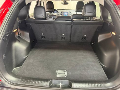 Used 2019 Jeep Cherokee Trailhawk w/ Comfort/Convenience Group AWD/4WD image 18