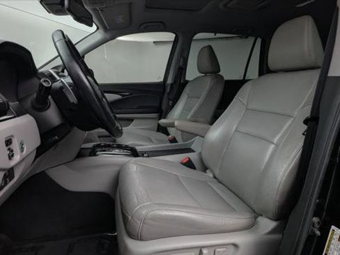 Used 2016 Honda Pilot Touring image 11