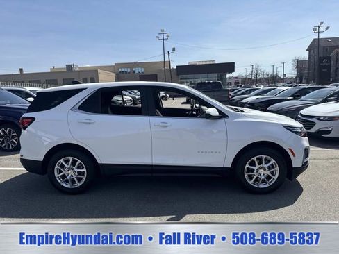 Used 2024 Chevrolet Equinox LT AWD/4WD image 3
