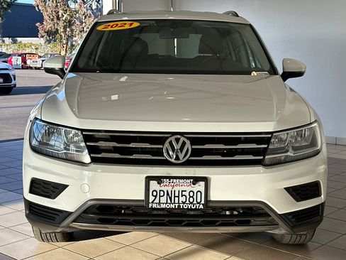 Used 2021 Volkswagen Tiguan SE image 9