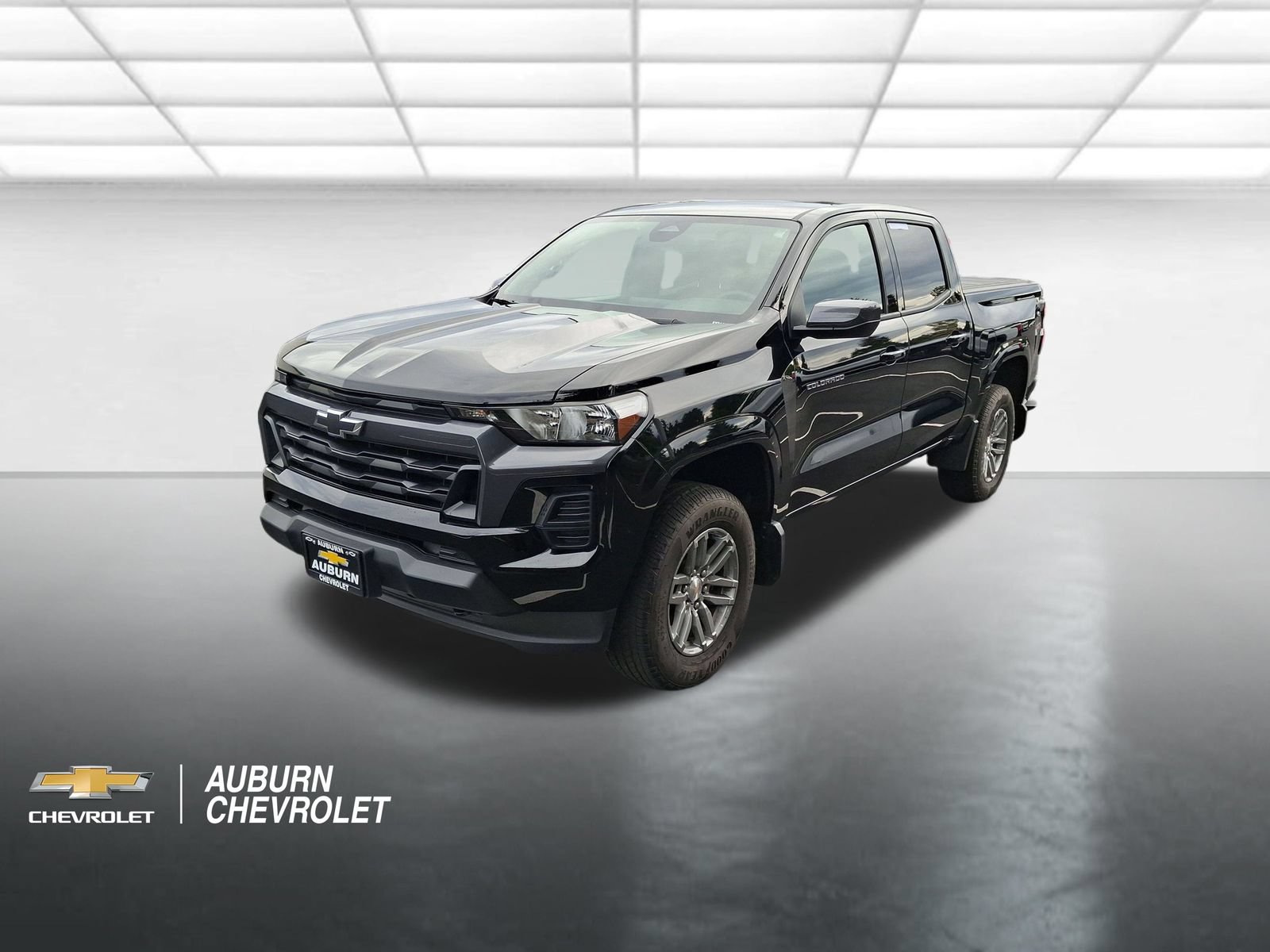 Used 2025 Chevrolet Colorado LT w/ Advanced Trailering Package AWD/4WD image 7