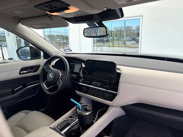 Used 2022 Nissan Pathfinder SL w/ SL Premium Package FWD image 13