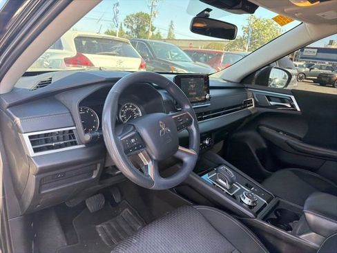 Used 2022 Mitsubishi Outlander ES AWD/4WD image 10