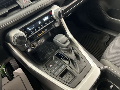 Used 2023 Toyota RAV4 LE image 17