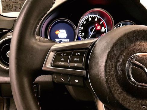 Used 2018 MAZDA MX-5 Miata RF Grand Touring RWD image 17