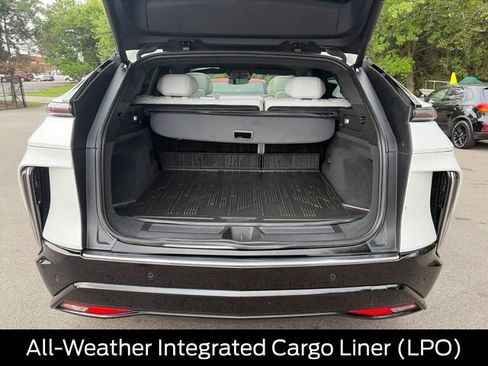 Used 2024 Cadillac Lyriq Luxury w/ LPO, Floor Liner Package AWD/4WD image 18