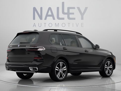 Used 2023 BMW X7 xDrive40i w/ Executive Package AWD/4WD image 3