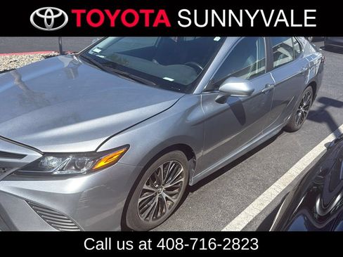 Used 2019 Toyota Camry SE w/ Convenience Package FWD image 1
