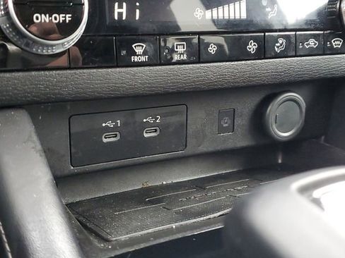 Used 2025 Mitsubishi Outlander SE image 32