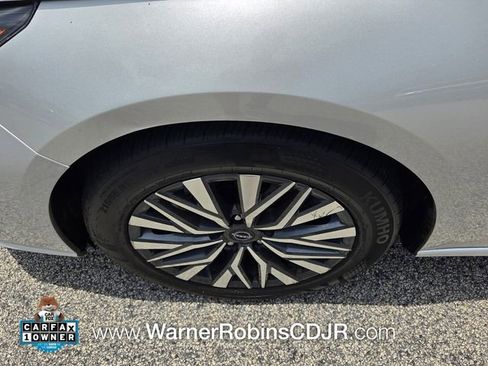 Used 2024 Nissan Altima 2.5 SV FWD image 19