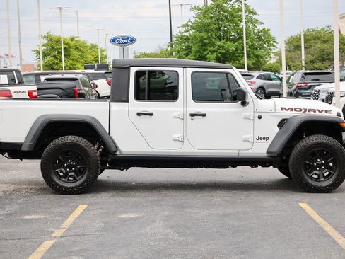 Used 2023 Jeep Gladiator Mojave AWD/4WD image 29