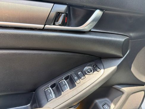 Certified 2022 Honda Accord LX image 25