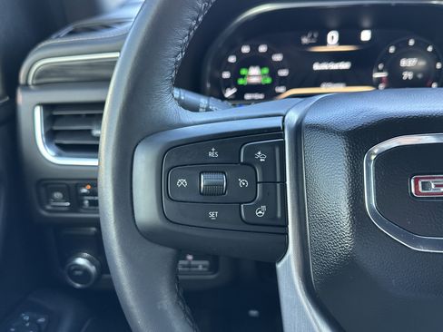 Used 2022 GMC Yukon SLT w/ SLT Luxury Package image 35