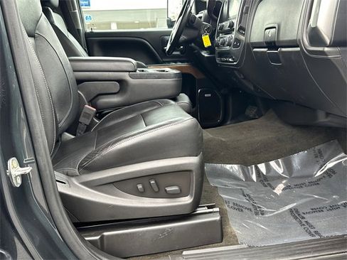 Used 2018 Chevrolet Silverado 2500 LTZ w/ Duramax Plus Package image 13