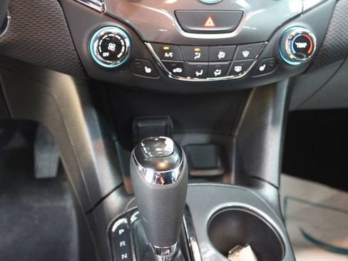 Used 2018 Chevrolet Cruze LT FWD image 19