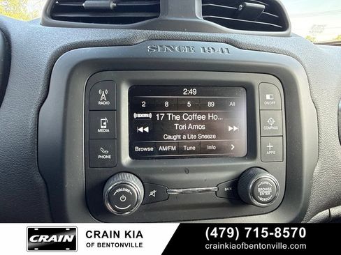 Used 2017 Jeep Renegade Latitude w/ Cold Weather Group AWD/4WD image 31