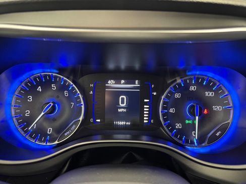 Used 2018 Chrysler Pacifica Touring-L w/ Premium Audio Group image 23