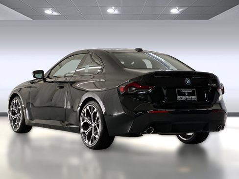 Used 2025 BMW 230i Coupe w/ Convenience Package image 3