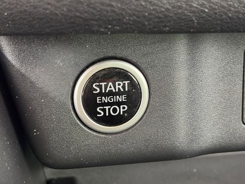 Used 2023 Nissan Rogue SV AWD/4WD image 26