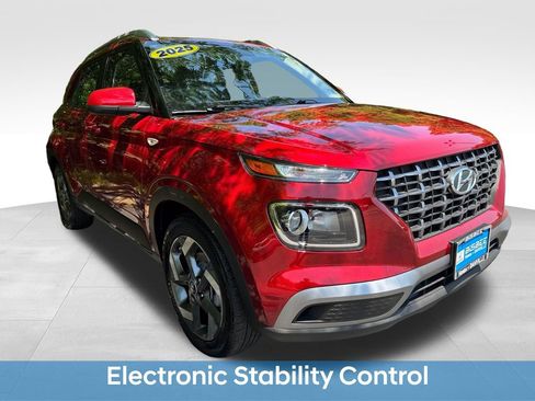 Used 2025 Hyundai Venue SEL FWD image 10