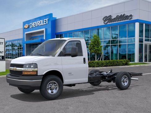 New 2025 Chevrolet Express 3500 Work Van w/ Power Convenience Package image 2