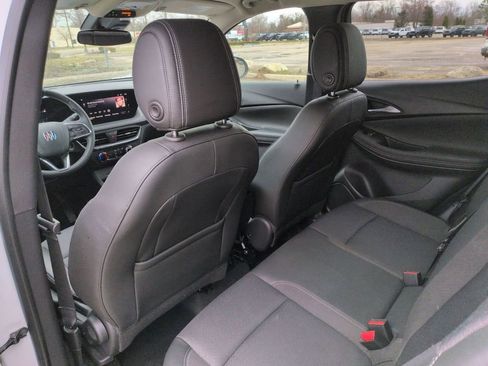 Used 2025 Buick Encore GX Preferred image 18