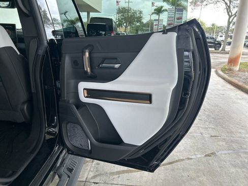 Used 2024 GMC Hummer EV 3X image 39
