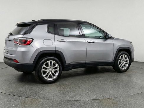 Used 2025 Jeep Compass Limited image 7