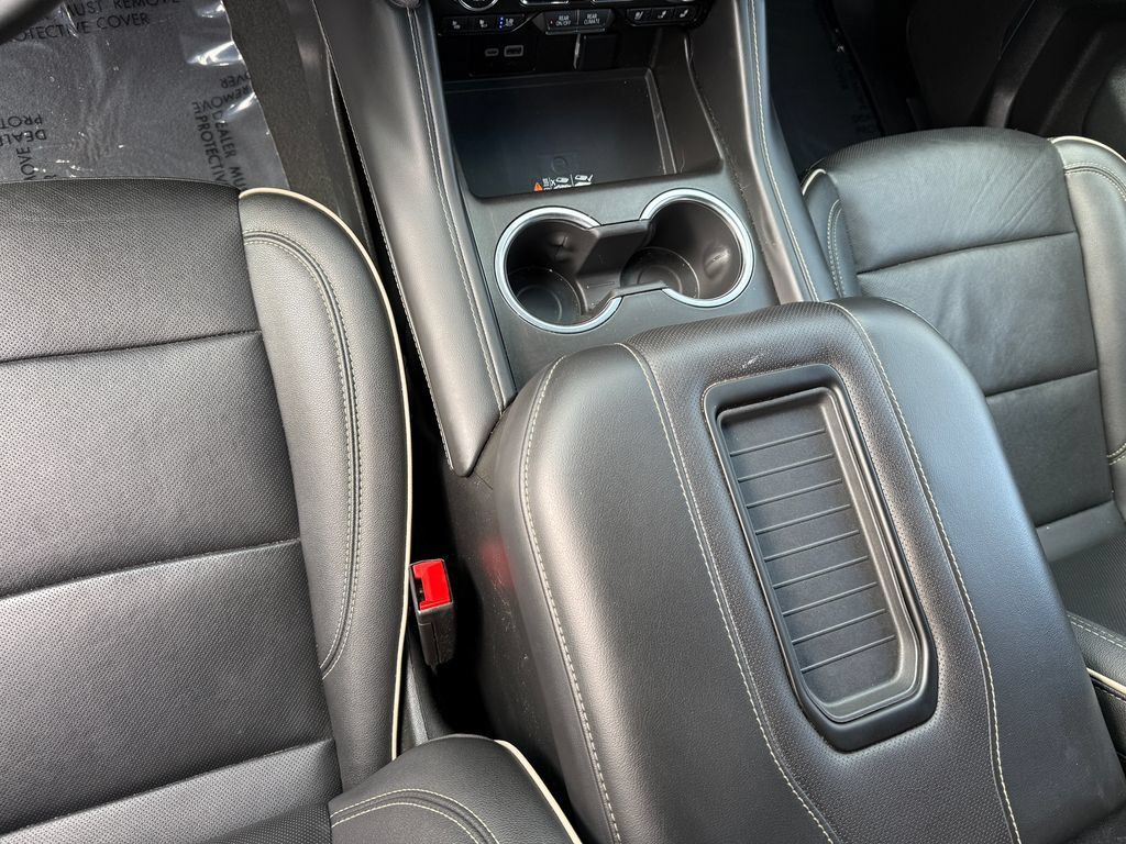 Used 2024 GMC Yukon SLT AWD/4WD image 26
