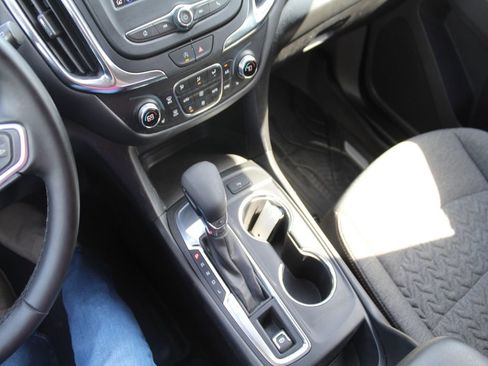 Used 2023 Chevrolet Equinox LT FWD image 17