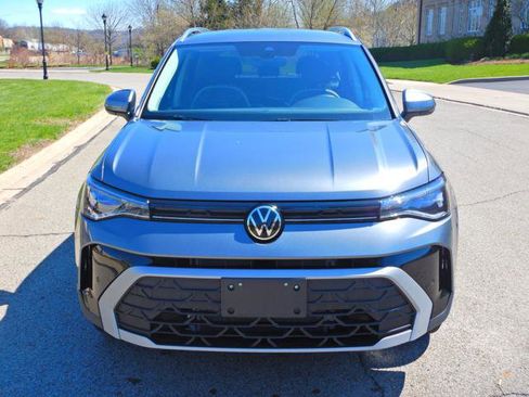 Used 2025 Volkswagen Taos SE image 7