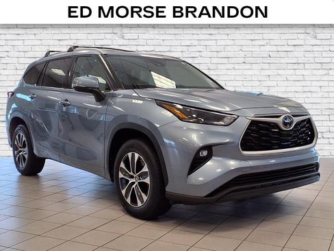 Used 2022 Toyota Highlander XLE image 6
