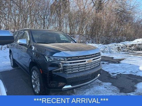 Used 2023 Chevrolet Suburban Premier image 5